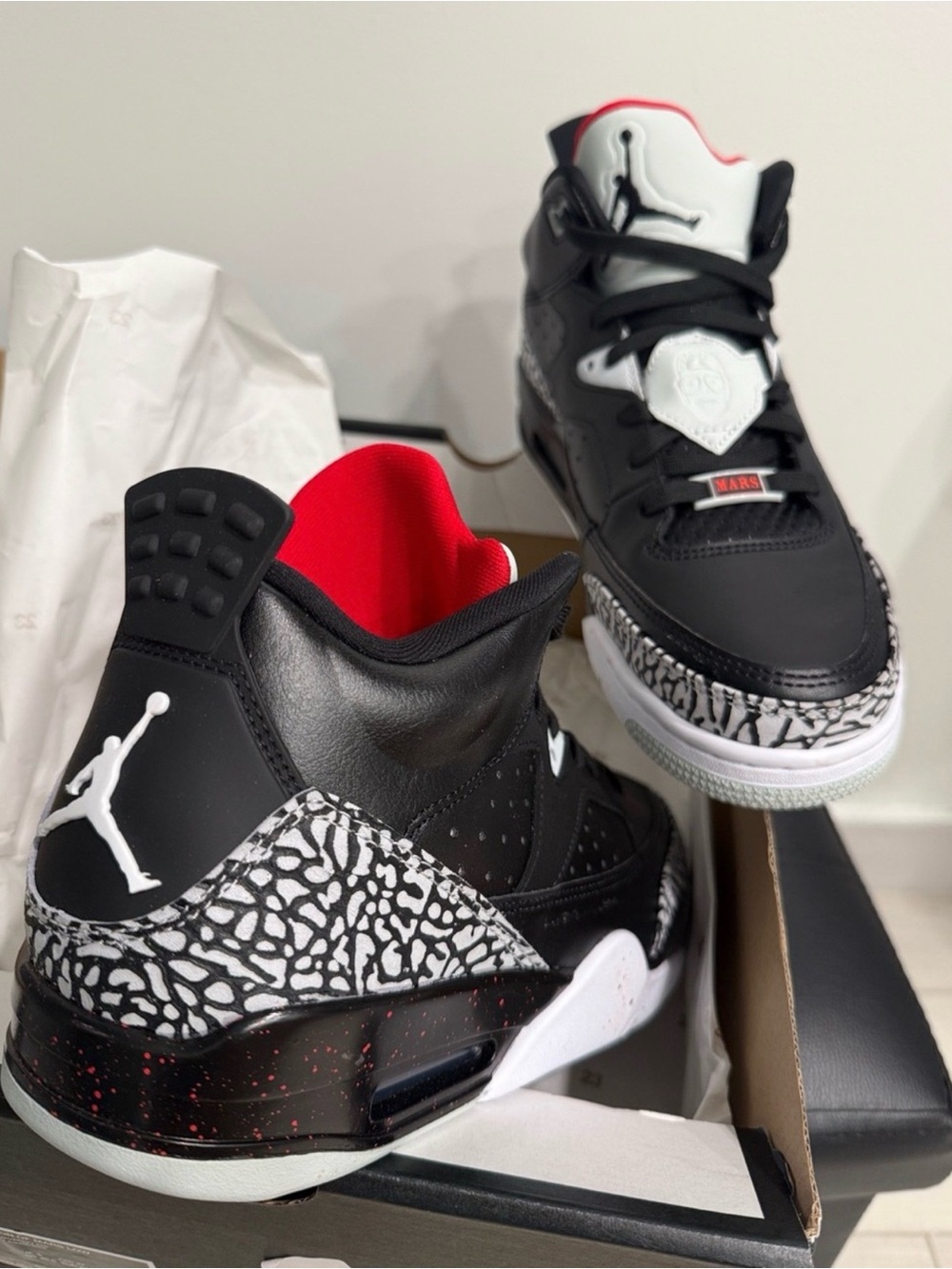 Jordan Son of Mars Low - Black/University Red